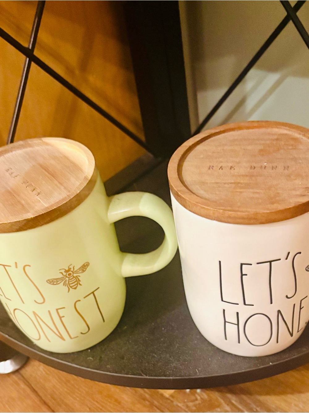 Lets’s Bee Honest Ceramic Mug Set LIKE NEW!